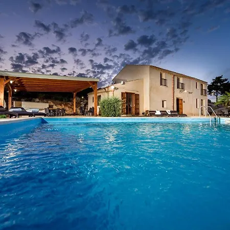 Castellammare Del Golfo Sleeps 12 Pool Wifi Scopello (Sicily)