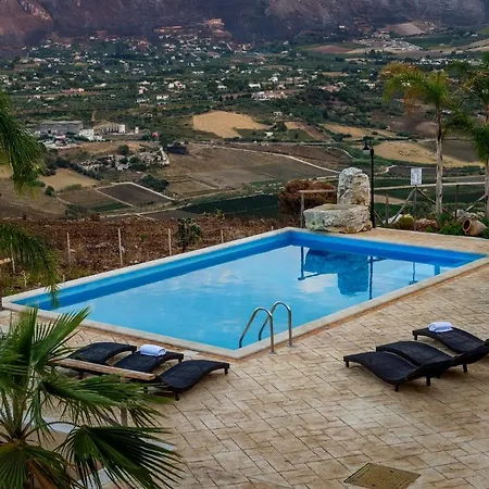 Castellammare Del Golfo Sleeps 12 Pool Wifi Scopello (Sicily)