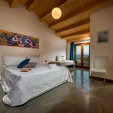 Castellammare Del Golfo Sleeps 12 Pool Wifi *