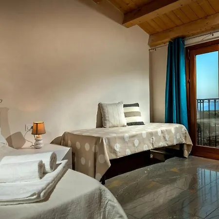 Castellammare Del Golfo Sleeps 12 Pool Wifi Villa Scopello (Sicily)