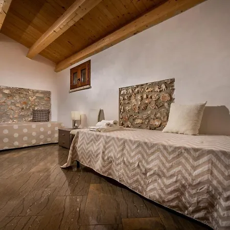 Castellammare Del Golfo Sleeps 12 Pool Wifi Scopello (Sicily)